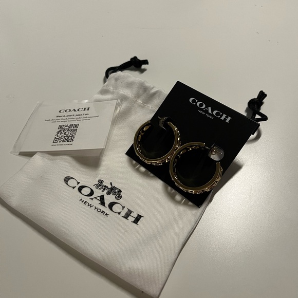 Stunning Gorgeous Gold Coach Hoop Earrings - Picture 4 of 5